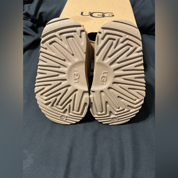 UGG Neumel EZ-Fit Toddler Size 6 - Picture 7 of 9